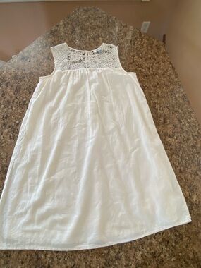 Old Navy off  White Sleeveless Lace Yoke Sundress